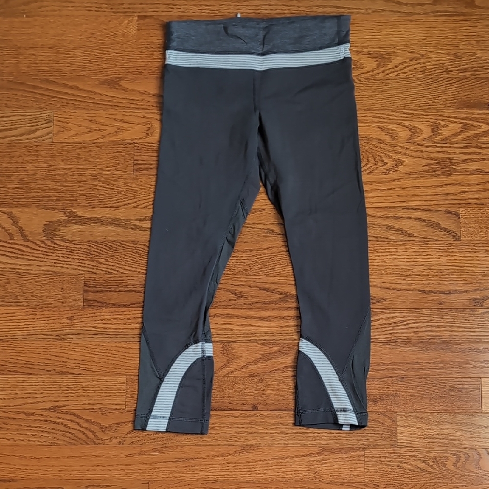 Lululemon‎ Athletica Charcoal Leggings with Light Gray Accents